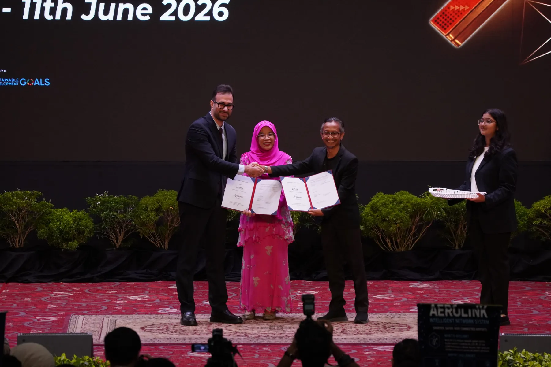 Amirsoleiman on stage at Management and Science University